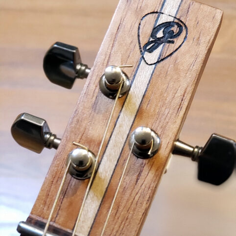 Cigar Box Guitar "Fretless" - Imagen 2