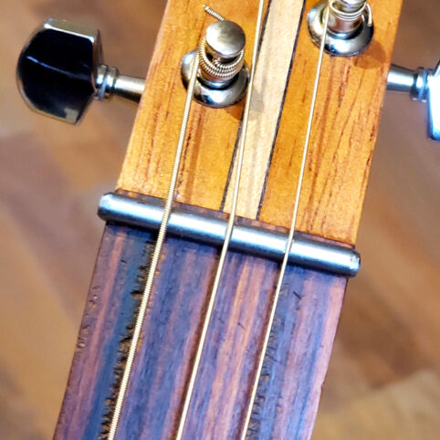 Cigar Box Guitar "Fretless" - Imagen 3
