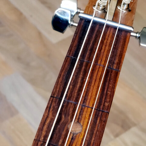 Cigar Box Guitar "Fretless" - Imagen 4