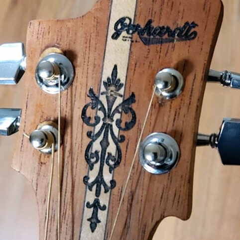 Cigar Box Guitar "Ouija" 4 cuerdas - Imagen 2