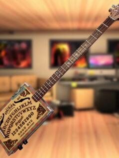 Cigar Box Guitar "Ouija" 3 cuerdas