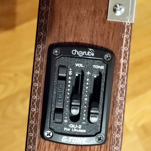 Cigar Box "Ukelele" con Preamplificador - Imagen 12