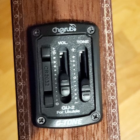 Cigar Box "Ukelele" con Preamplificador - Imagen 10
