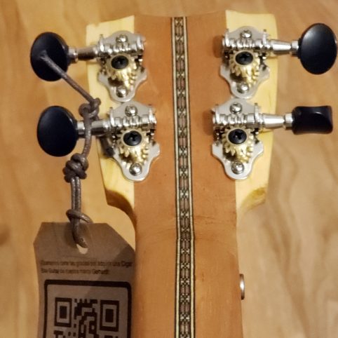 Cigar Box "Ukelele" con Preamplificador - Imagen 5
