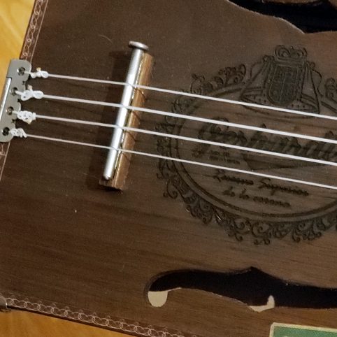 Cigar Box "Ukelele" con Preamplificador - Imagen 7