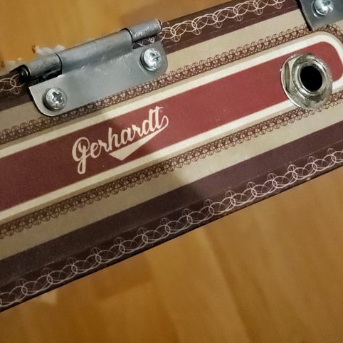 Cigar Box "Ukelele" con Preamplificador - Imagen 11
