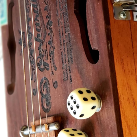 Cigar Box Guitar "WhiskyTone" - Imagen 14