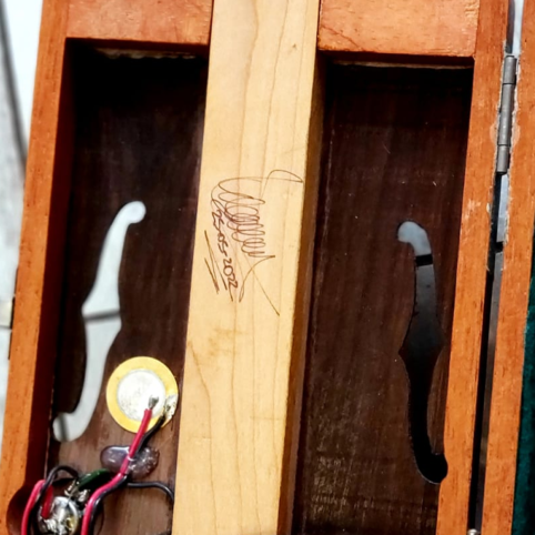 Cigar Box Guitar "WhiskyTone" - Imagen 17